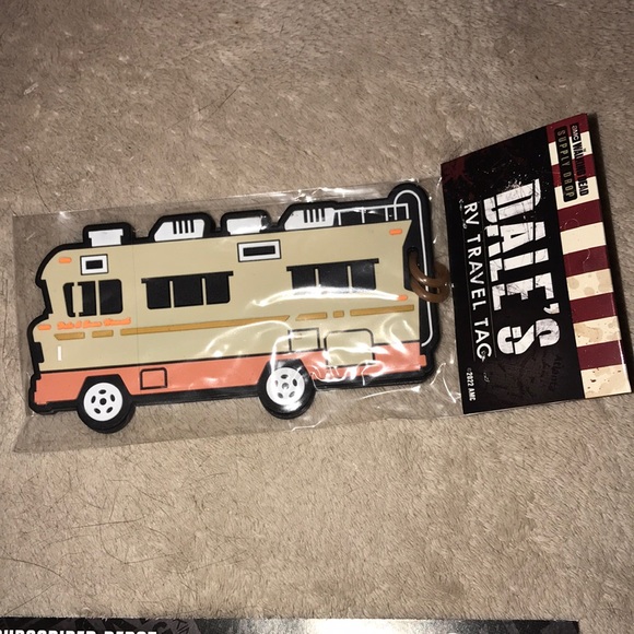 AMC The Walking Dead Supply Drop Exclusive Dale’s RV Travel Tag New - Picture 2 of 4